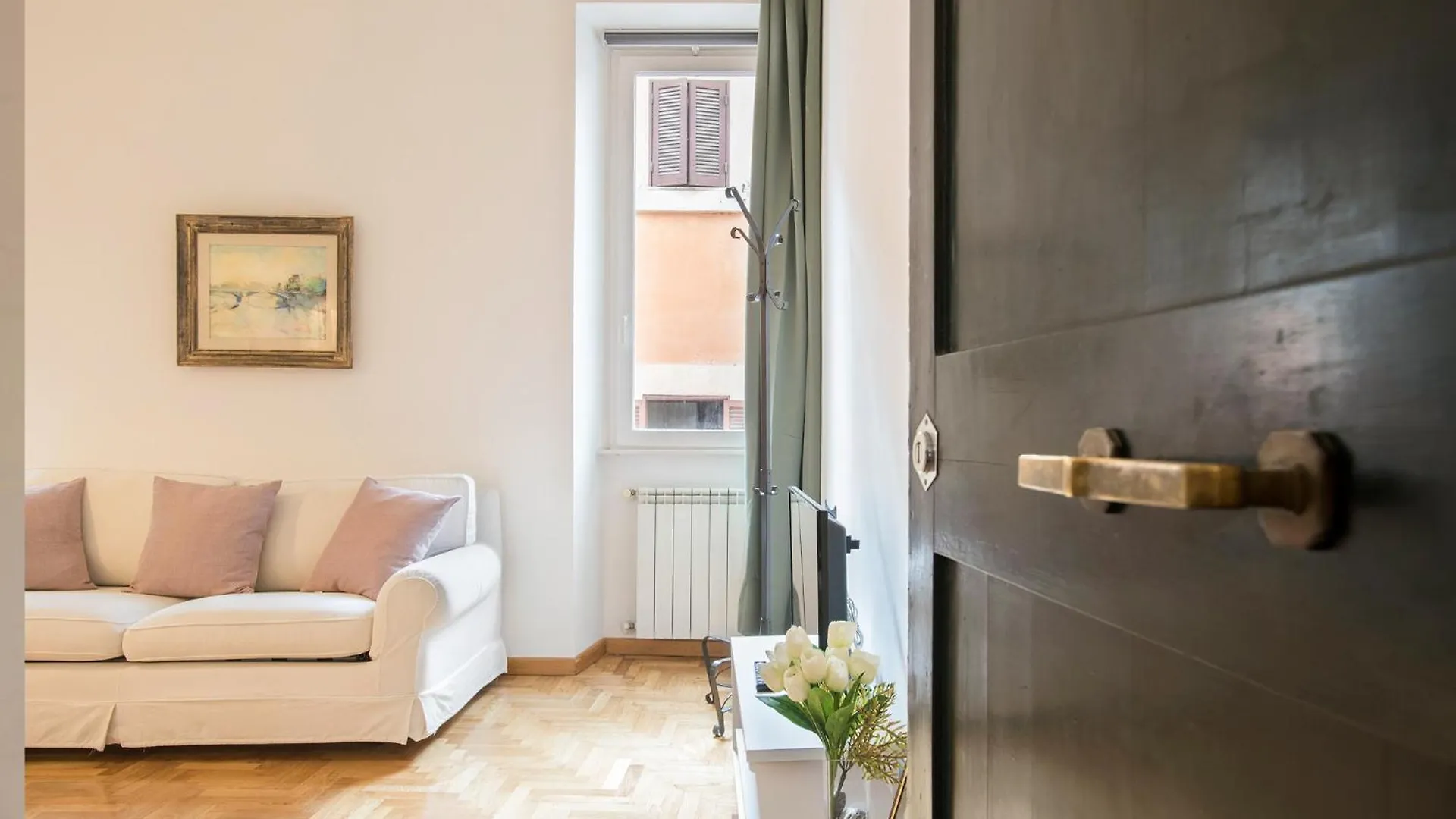 Eri\'S Apartment contacts